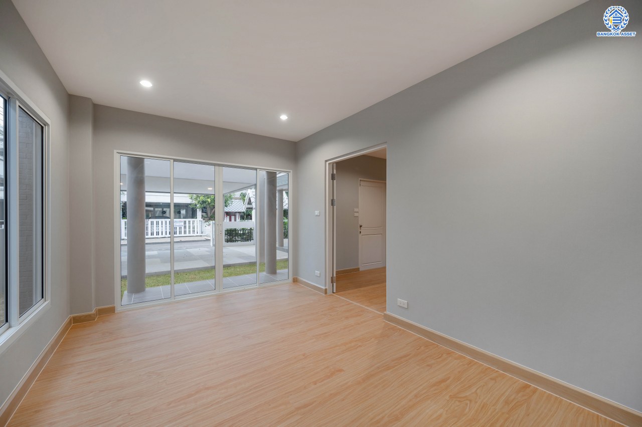 บ้านมือสองตกแต่งใหม่ โครงการ โนเบิลวานา ปิ่นเกล้า1 บ้านเดี่ยวหลังใหญ่ เนื้อที่ 65.6 ตร.ว. พื้นที่ใช้สอย 206.4 ตร.ม. ฟังก์ชัน 3 ห้องนอน 3 ห้องน้ำ 2 ห้องอเนกประสงค์  1 ห้องแม่บ้าน จอดรถได้ 2 คัน บนสุดยอดทำเลเดินทางสะดวก หน้าโครงการติดถนนใหญ่บรมราชชนนี ใกล้ทางคู่ขนานลอยฟ้าบรมราชชนนี ม.มหิดล เซ็นทรัลศาลายา และรายล้อมด้วยสิ่งอำนวยความสะดวกครบ...